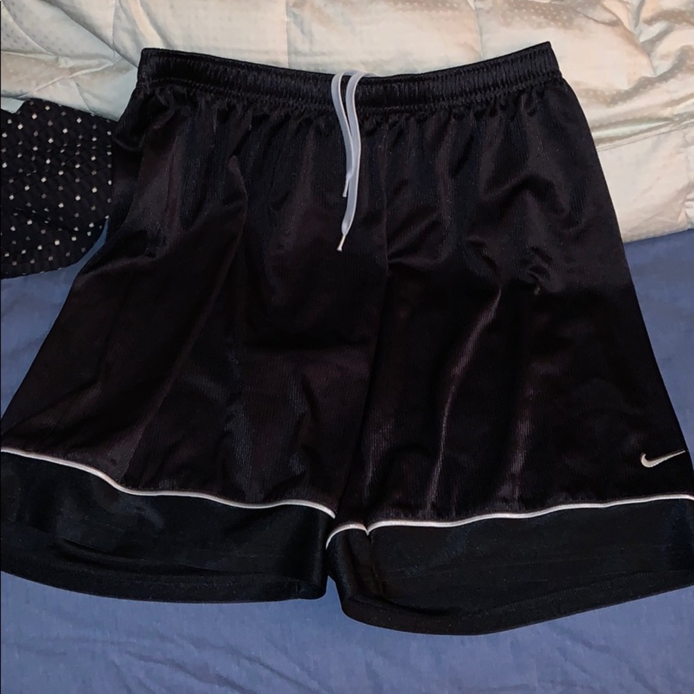 Black nike shorts